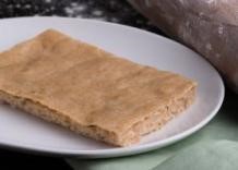 Pourable pizza crust