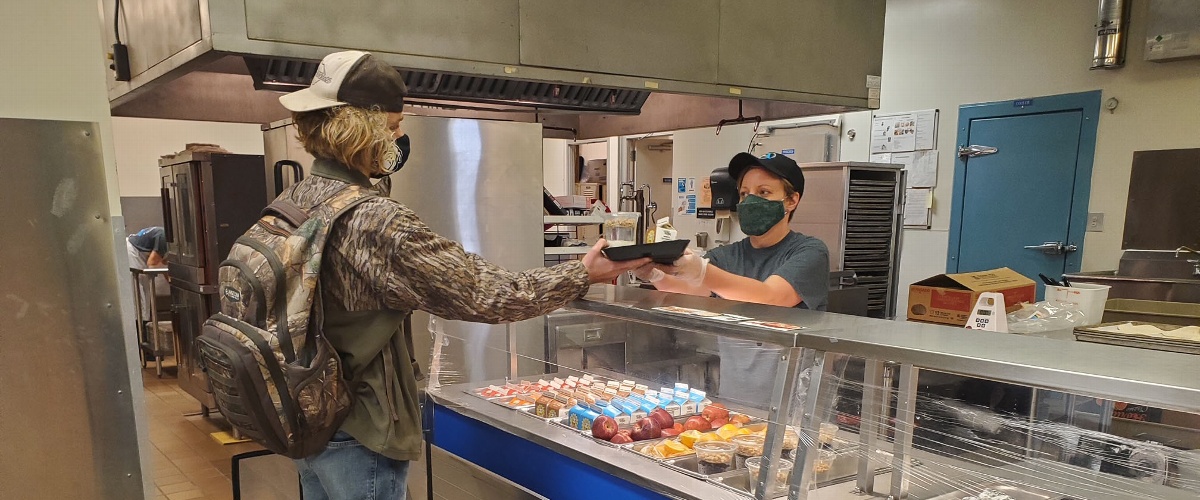 Student getting tray of food